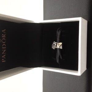 Authentic Pandora Bouquet of Flowers Charm - Excellent Used Condition